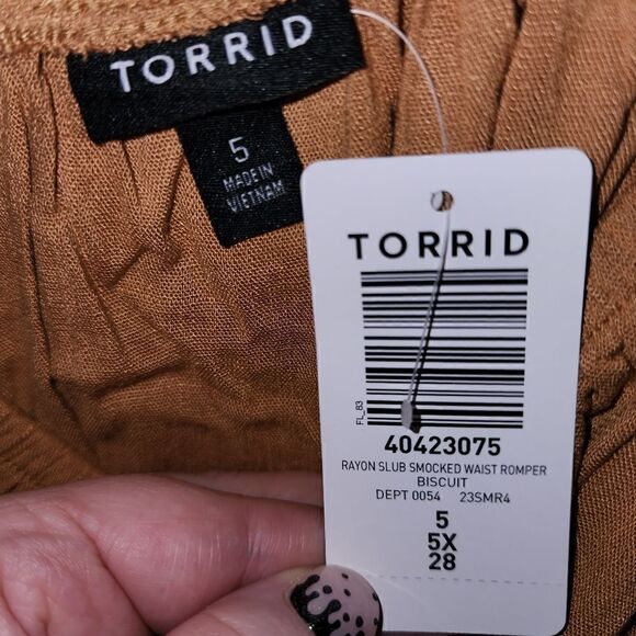 5X 28W Torrid Brown Smocked Waist Romper Rayon Slub Stretch Pocket Nuetral Relax - Picture 8 of 8